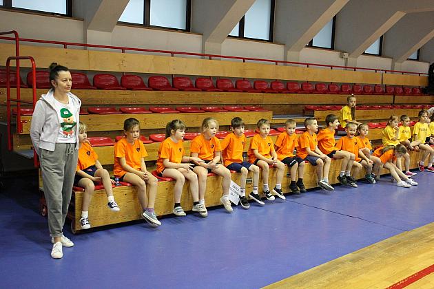 „Pierwszaki” na start! Sportowa rywalizacja w SP7