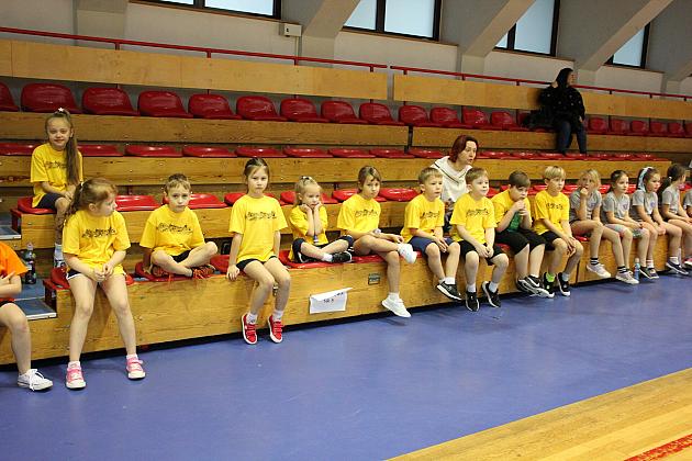 „Pierwszaki” na start! Sportowa rywalizacja w SP7