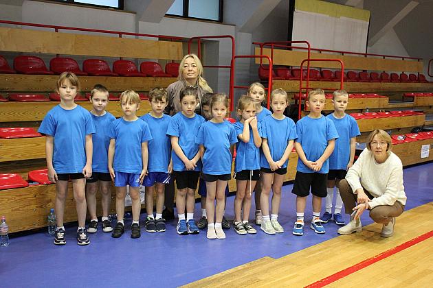 „Pierwszaki” na start! Sportowa rywalizacja w SP7