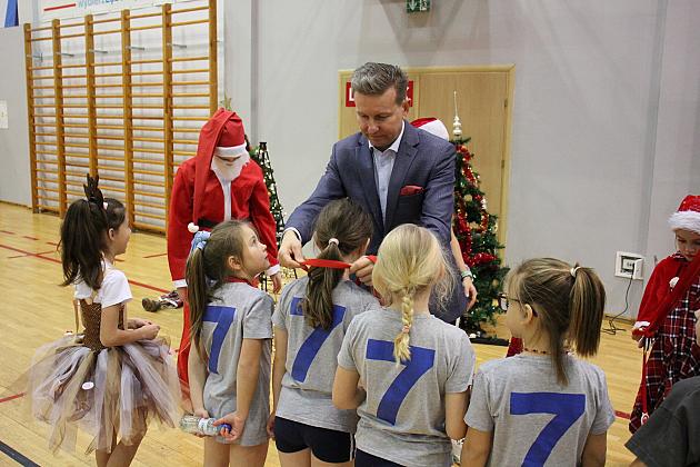 „Pierwszaki” na start! Sportowa rywalizacja w SP7