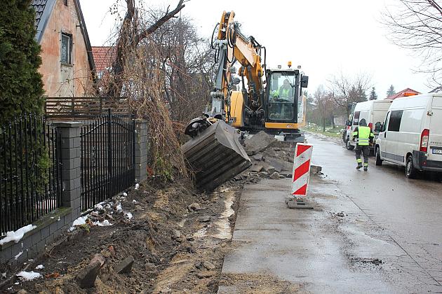 Kanałowa w remoncie. Wzdłuż ulicy powstaje chodnik