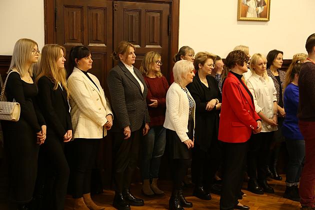 Ksiądz Biskup kolędował w ratuszu