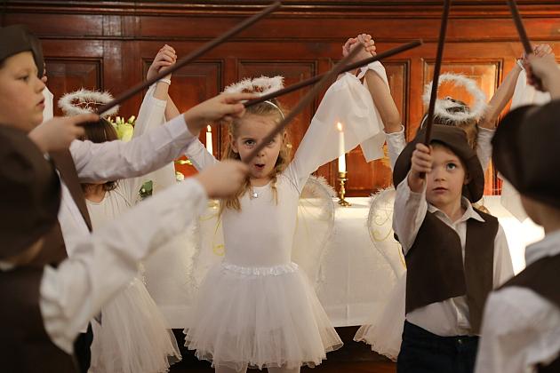 Ksiądz Biskup kolędował w ratuszu