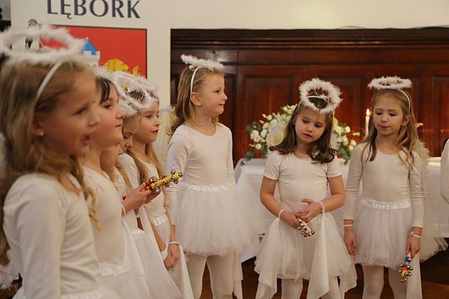 Ksiądz Biskup kolędował w ratuszu