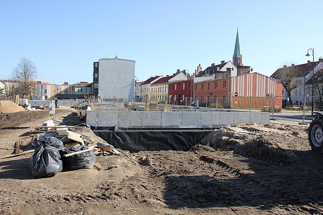 Przy ulicy Malczewskiego trwa budowa mieszkań komunalnych