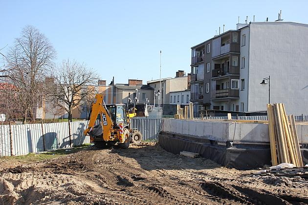 Przy ulicy Malczewskiego trwa budowa mieszkań komunalnych