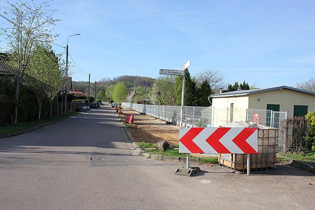 Na ulicy Glinianej powstaje droga dla pieszych i rowerów