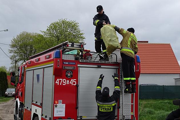 W sobotę czyszczono brzegi rzeki Łeby w ramach ogólnopolskiej inicjatywy 'Operacja Czysta Rzeka'