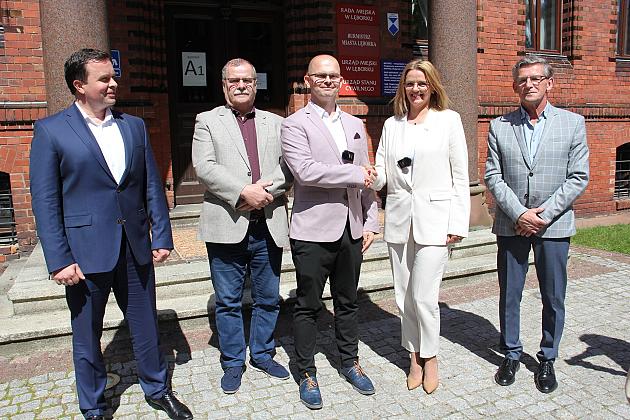 Lębork i Łeba chcą łączyć siły! Spotkanie burmistrzów i nowe otwarcie we współpracy