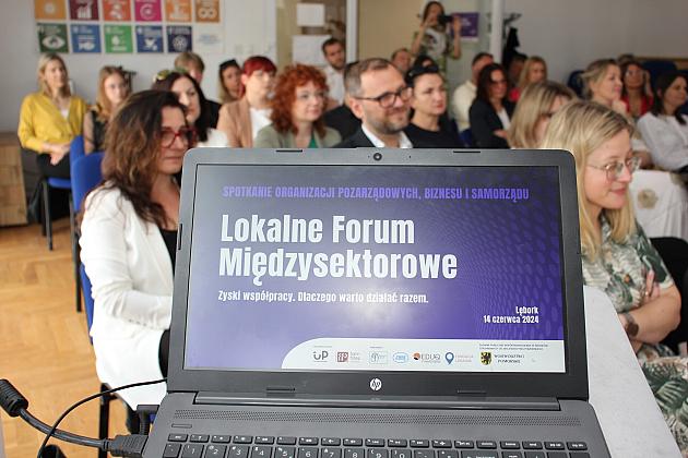 Zyski ze współpracy. Dlaczego samorząd, biznes i NGO powinni działać razem?