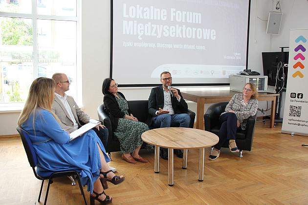 Zyski ze współpracy. Dlaczego samorząd, biznes i NGO powinni działać razem?