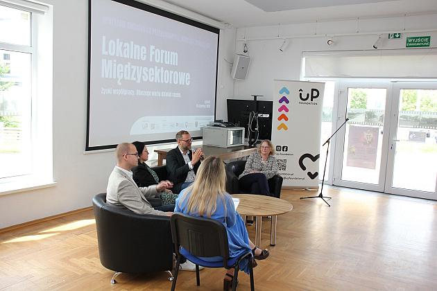 Zyski ze współpracy. Dlaczego samorząd, biznes i NGO powinni działać razem?