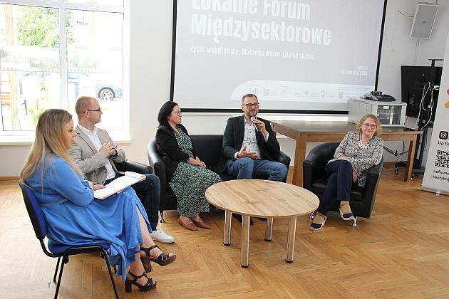 Zyski ze współpracy. Dlaczego samorząd, biznes i NGO powinni działać razem?