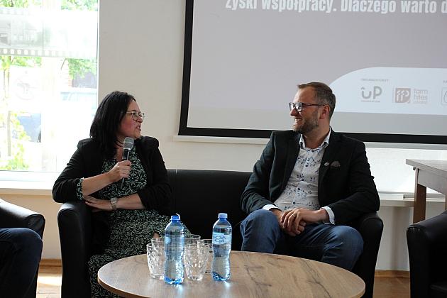 Zyski ze współpracy. Dlaczego samorząd, biznes i NGO powinni działać razem?