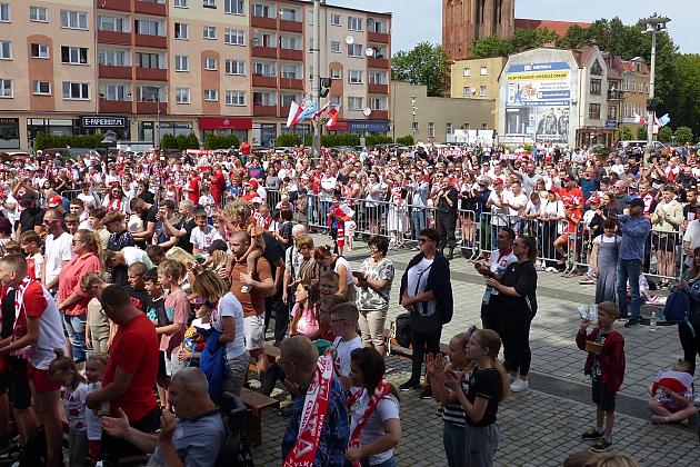 Lębork kibicuje biało-czerwonym. STREFA KIBICA hitem!
