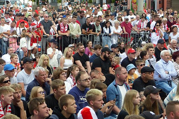 Lębork kibicuje biało-czerwonym. STREFA KIBICA hitem!