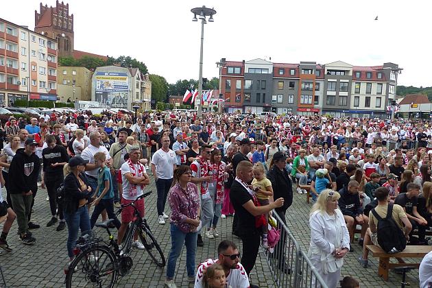 Lębork kibicuje biało-czerwonym. STREFA KIBICA hitem!