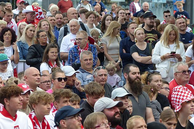 Lębork kibicuje biało-czerwonym. STREFA KIBICA hitem!