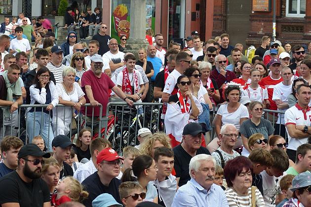Lębork kibicuje biało-czerwonym. STREFA KIBICA hitem!