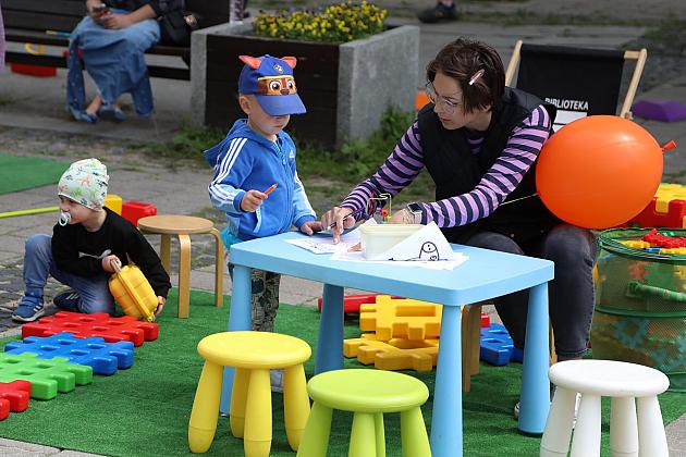 Letnia Czytelnia na Staromiejskiej wystartowała!