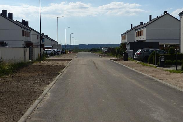 Asfalt na ulicach Powstańców Warszawy i Strzelców Podhalańskich