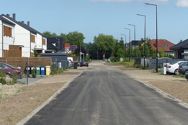 Asfalt na ulicach Powstańców Warszawy i Strzelców Podhalańskich