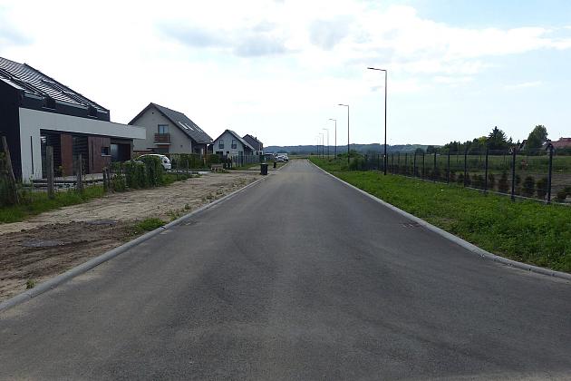 Asfalt na ulicach Powstańców Warszawy i Strzelców Podhalańskich