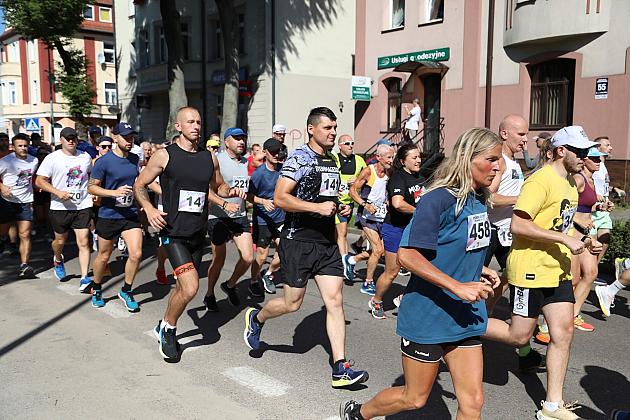 Rywalizowali na lęborskim bruku. 22. Bieg Uliczny św. Jakuba Ap. ukończyło 451 zawodników.