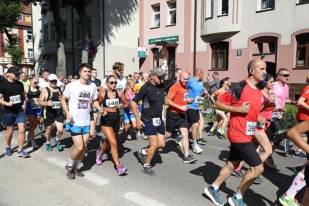 Rywalizowali na lęborskim bruku. 22. Bieg Uliczny św. Jakuba Ap. ukończyło 451 zawodników.