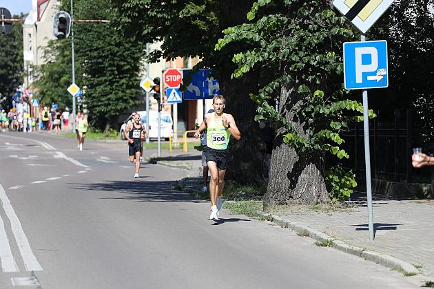 Rywalizowali na lęborskim bruku. 22. Bieg Uliczny św. Jakuba Ap. ukończyło 451 zawodników.
