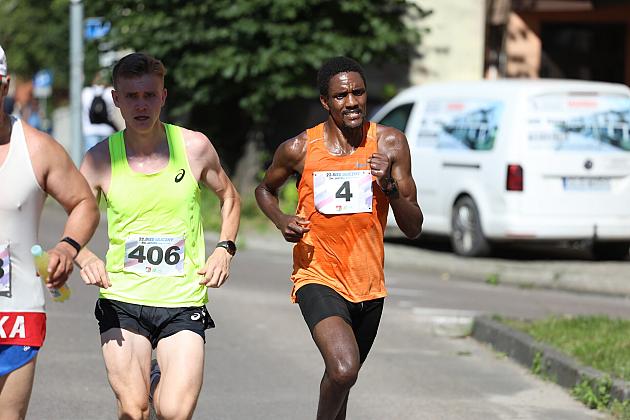 Rywalizowali na lęborskim bruku. 22. Bieg Uliczny św. Jakuba Ap. ukończyło 451 zawodników.