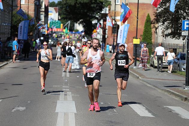 Rywalizowali na lęborskim bruku. 22. Bieg Uliczny św. Jakuba Ap. ukończyło 451 zawodników.