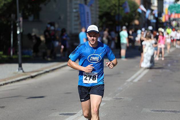 Rywalizowali na lęborskim bruku. 22. Bieg Uliczny św. Jakuba Ap. ukończyło 451 zawodników.