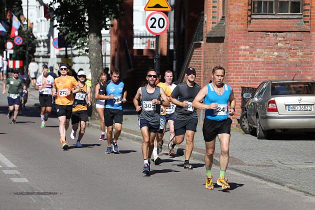 Rywalizowali na lęborskim bruku. 22. Bieg Uliczny św. Jakuba Ap. ukończyło 451 zawodników.
