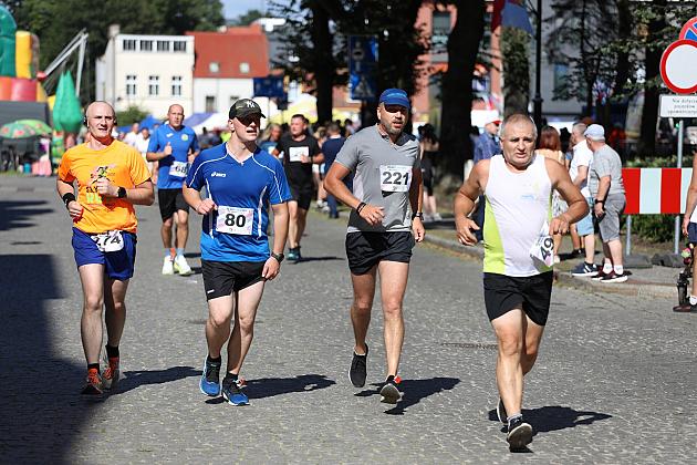 Rywalizowali na lęborskim bruku. 22. Bieg Uliczny św. Jakuba Ap. ukończyło 451 zawodników.