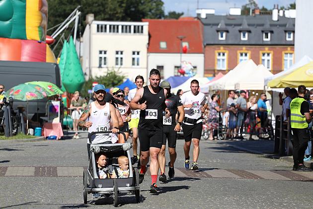 Rywalizowali na lęborskim bruku. 22. Bieg Uliczny św. Jakuba Ap. ukończyło 451 zawodników.