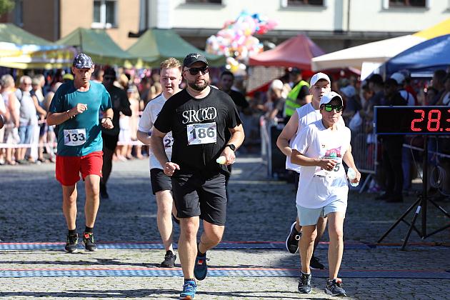 Rywalizowali na lęborskim bruku. 22. Bieg Uliczny św. Jakuba Ap. ukończyło 451 zawodników.