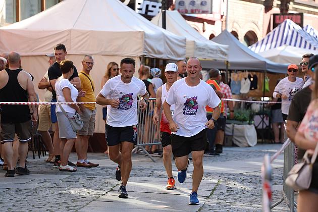 Rywalizowali na lęborskim bruku. 22. Bieg Uliczny św. Jakuba Ap. ukończyło 451 zawodników.