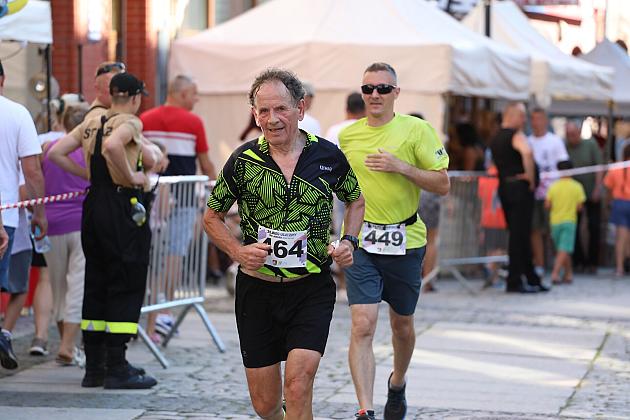Rywalizowali na lęborskim bruku. 22. Bieg Uliczny św. Jakuba Ap. ukończyło 451 zawodników.