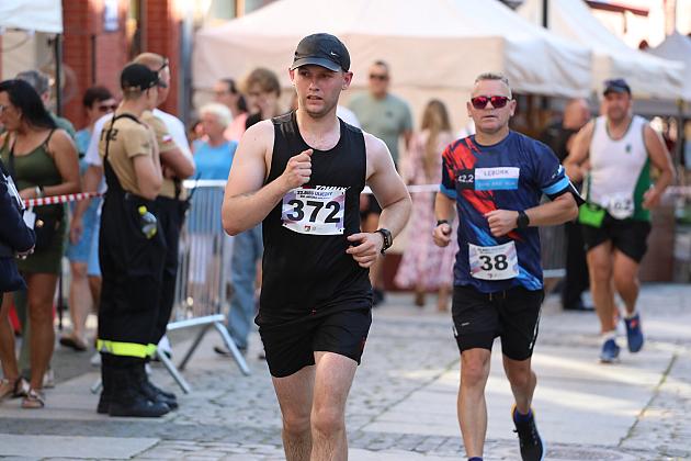 Rywalizowali na lęborskim bruku. 22. Bieg Uliczny św. Jakuba Ap. ukończyło 451 zawodników.