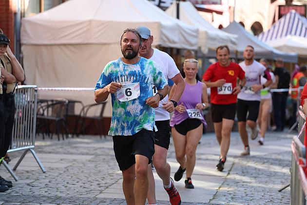 Rywalizowali na lęborskim bruku. 22. Bieg Uliczny św. Jakuba Ap. ukończyło 451 zawodników.