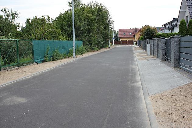Ulica 8 Maja-bis zyskała asfaltową nawierzchnię i kanalizację deszczową
