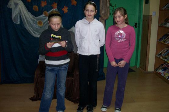 Noc w szkolnej bibliotece