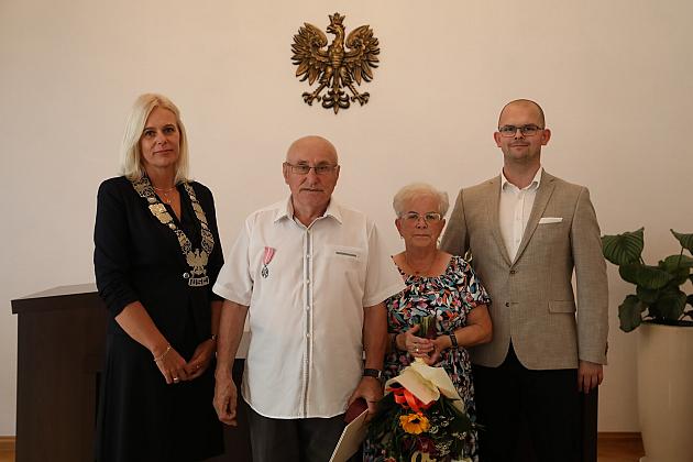 Złote gody w ratuszu. Medale dla 6 par