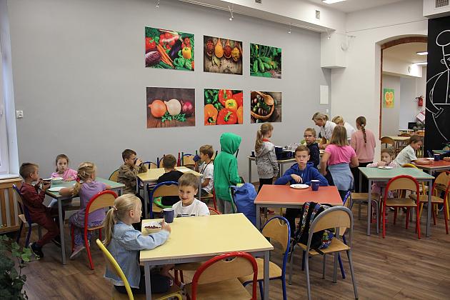 W Szkole Podstawowej nr 3 serwują śniadania. To doskonały start w nowy dzień!