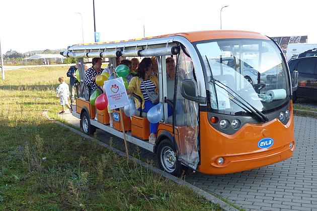 Wycieczki turystyczne meleksami po Lęborku hitem II Lęborskich Dni Seniora