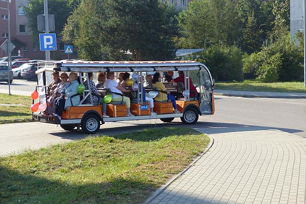 Wycieczki turystyczne meleksami po Lęborku hitem II Lęborskich Dni Seniora