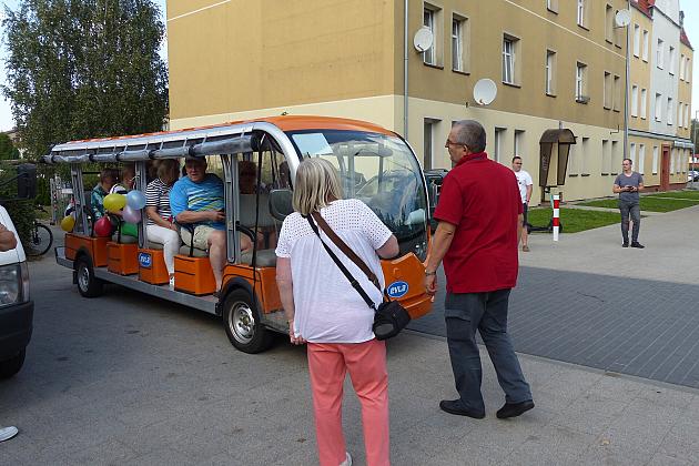 Wycieczki turystyczne meleksami po Lęborku hitem II Lęborskich Dni Seniora