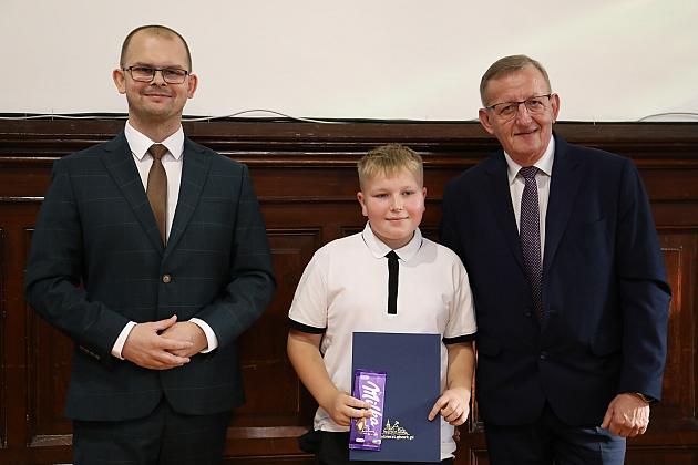 Nagrody i wyróżnienia burmistrza z okazji Dnia Edukacji Narodowej