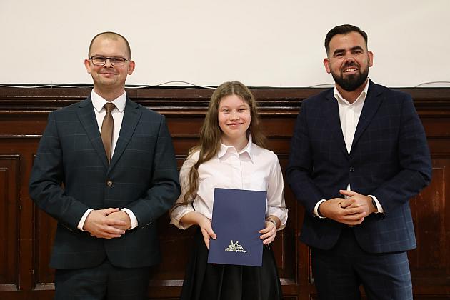 Nagrody i wyróżnienia burmistrza z okazji Dnia Edukacji Narodowej